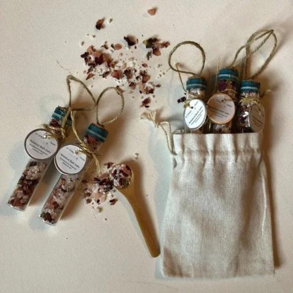 😃 Free With Any Purchase - Glass Test Tube of Rosebud Bath Salts - Picture 3 of 7